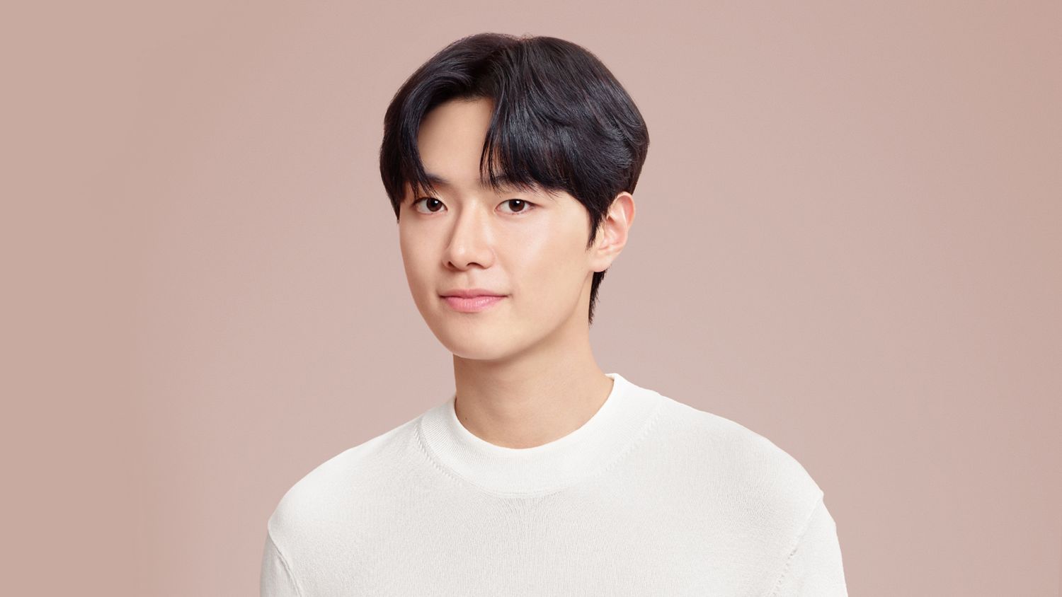 Ерлердің шашына арнап табиғи, көлемді стильді жасаңыз