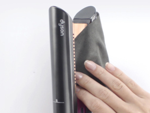 Dyson Corrale™ түзеткіш пластиналарын тазалау кеңесі.